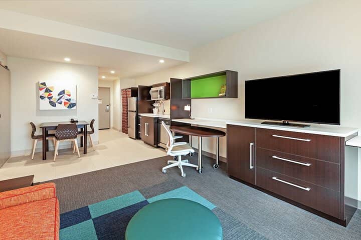 Room 10 of 27