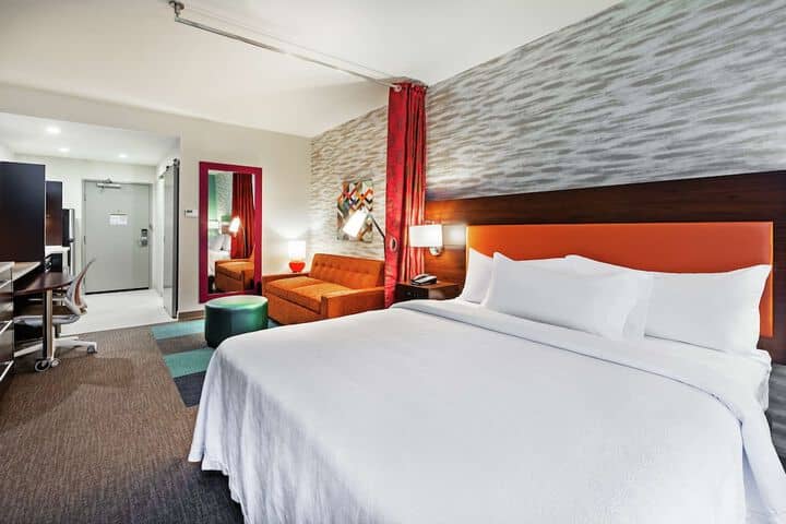 Room 12 of 27