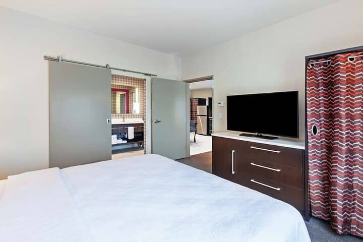 Room 9 of 27