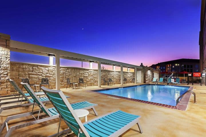 Pool 21 of 27