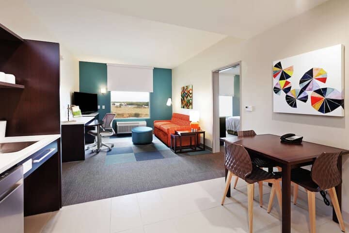 Room 4 of 27
