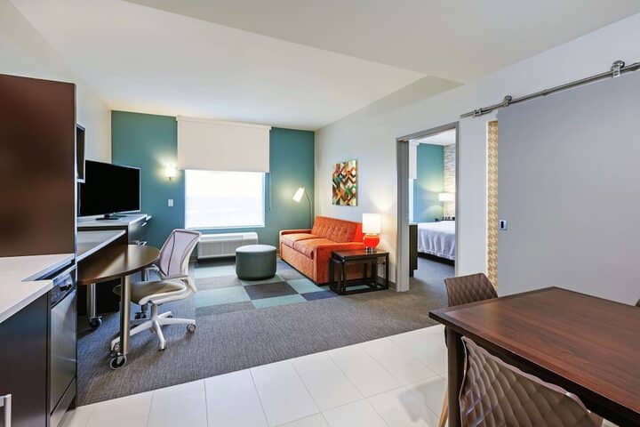 Room 6 of 27