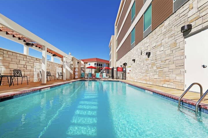 Pool 20 of 27