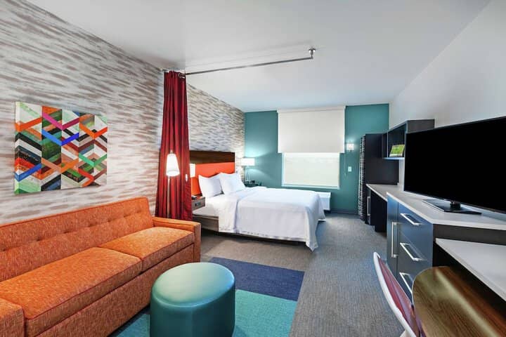 Room 13 of 27